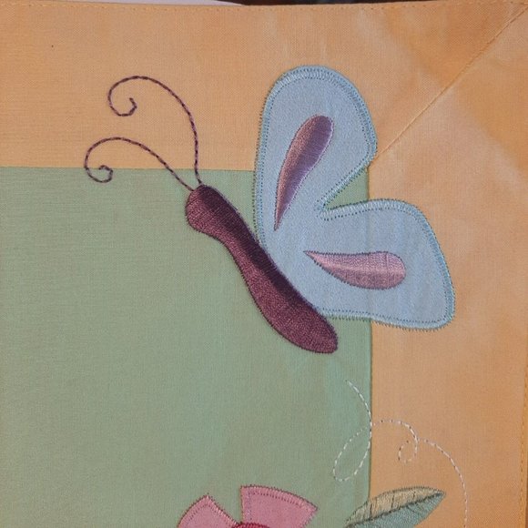 Set of 2 Butterfly Spring Flurry Placemats Yellow Green Embroidered - Picture 7 of 10